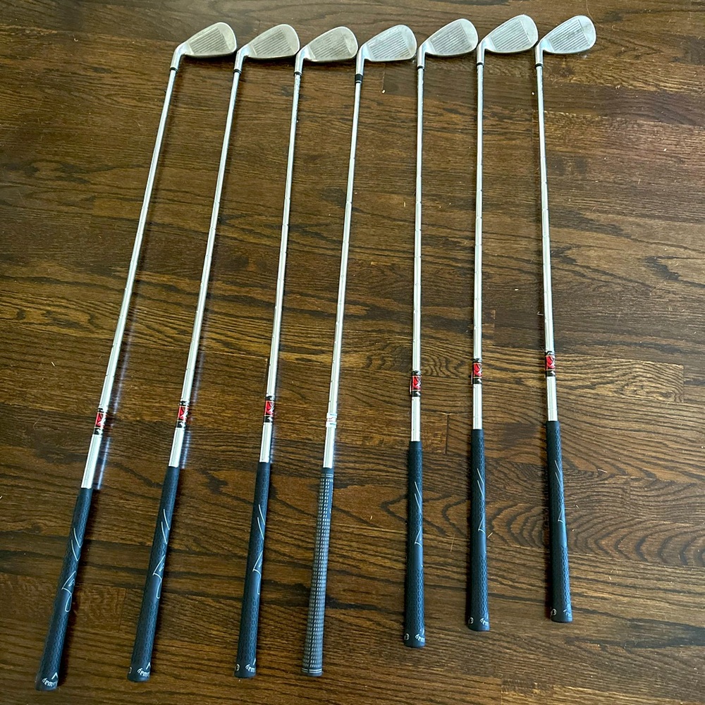 Callaway Iron Golf Clubs - Diablo Edge 4-PW